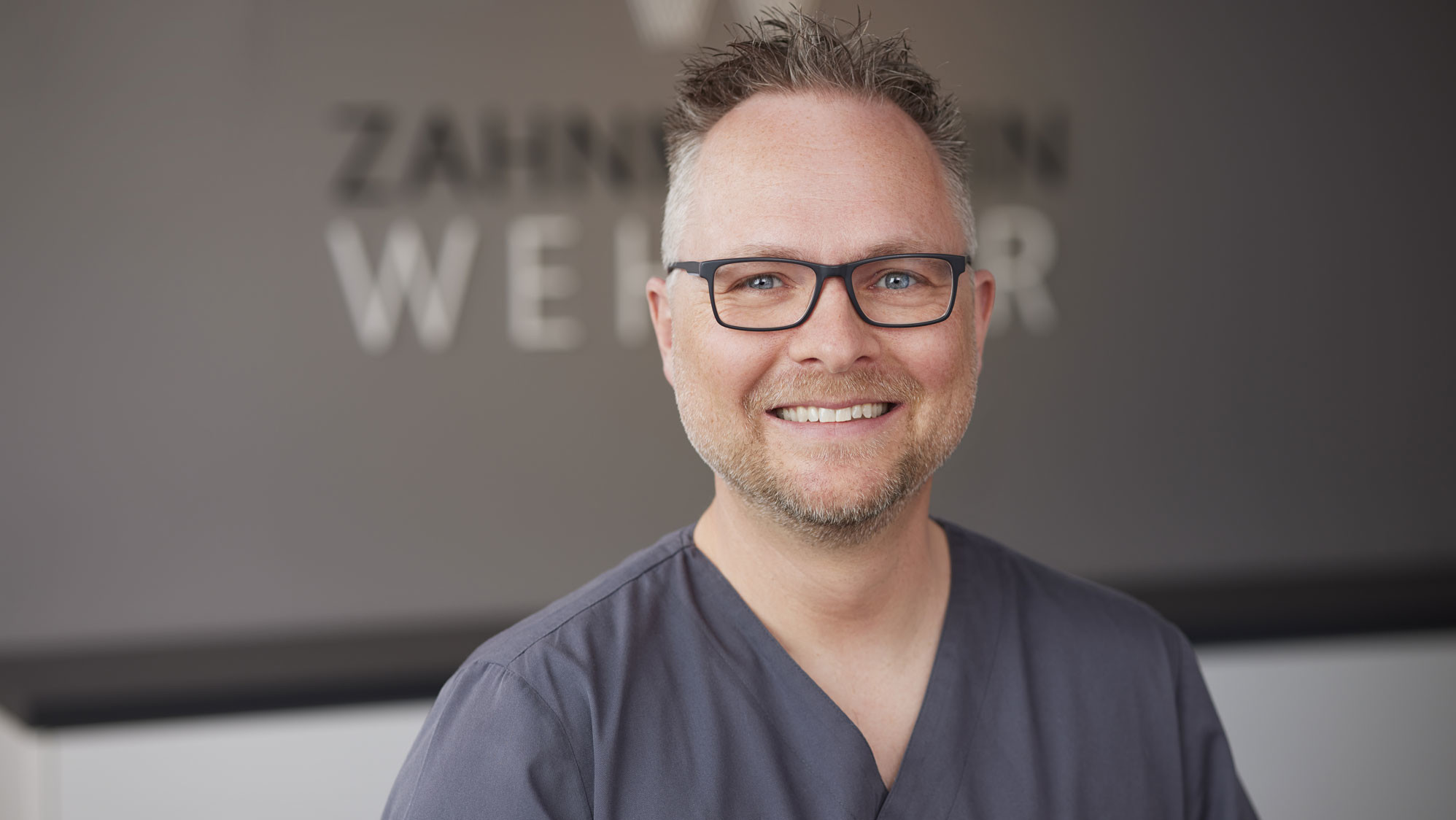  Dr-Wehner_Zahnmedizin_Team_2022r_06A2480.jpg